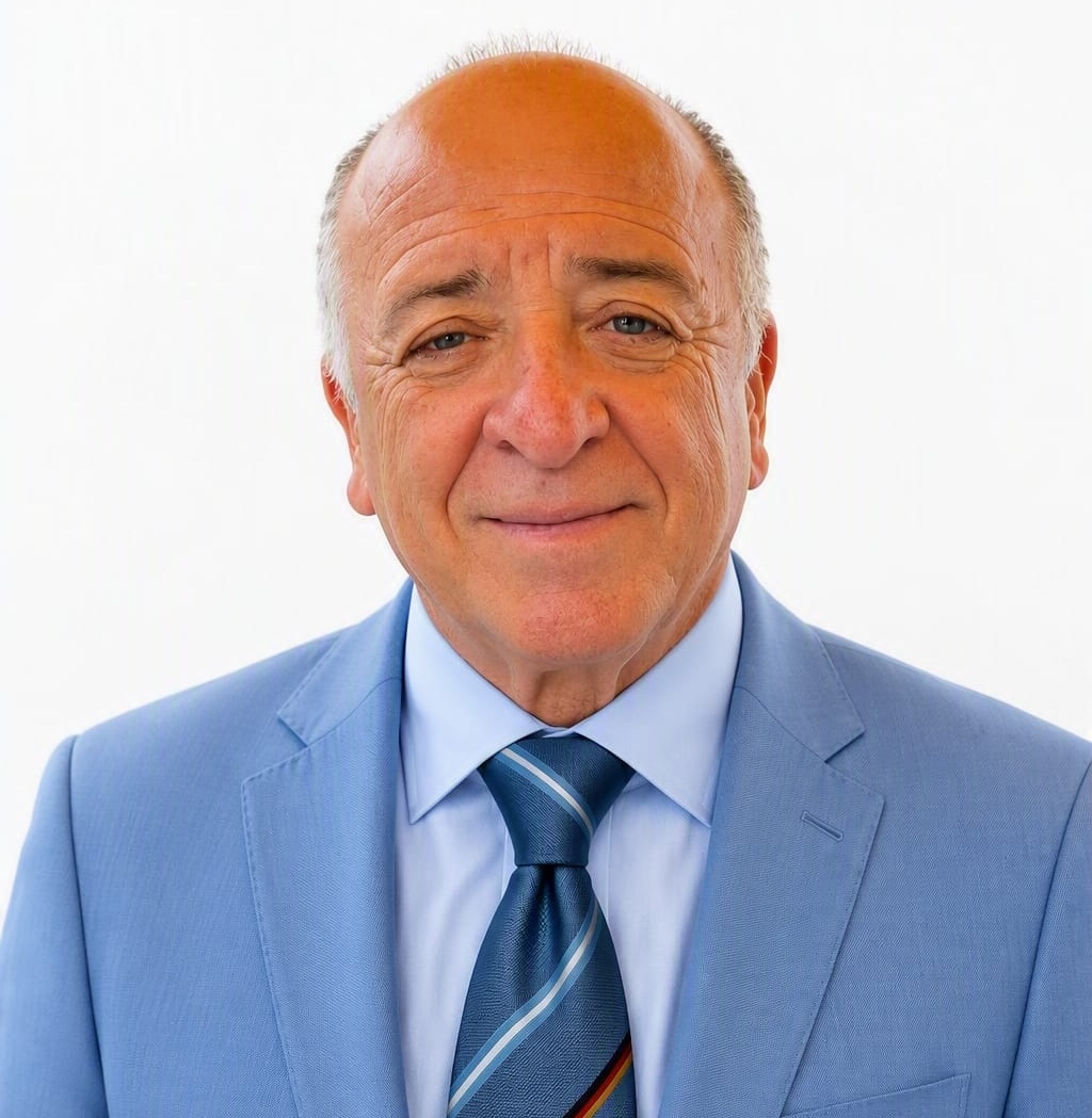 Arq. Ing. Dipl. César Leal